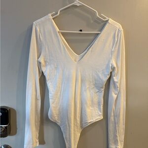 Socialite White Long Sleeve V-Neck Bodysuit